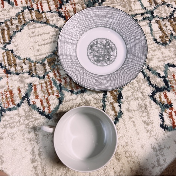 hermes tea cup and saucer set - Picture 5 of 5